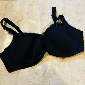 Cacique size 40DD (E) lightly lined black deep v front bra w/ underwire and lace